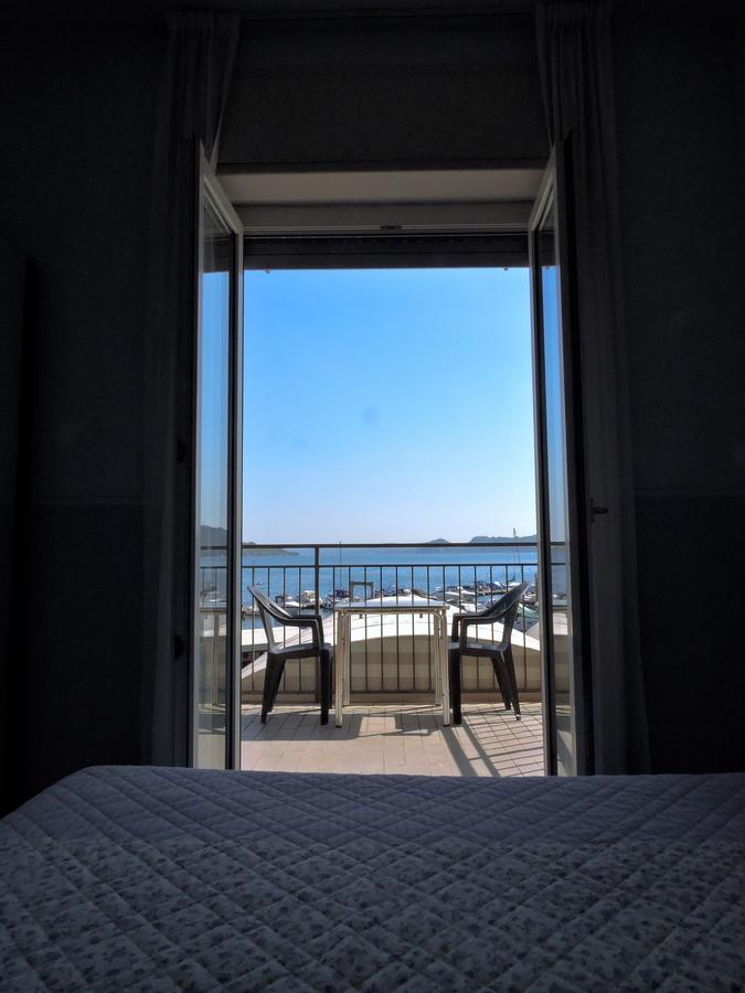 Hotel Capri Lesa Ngoại thất bức ảnh