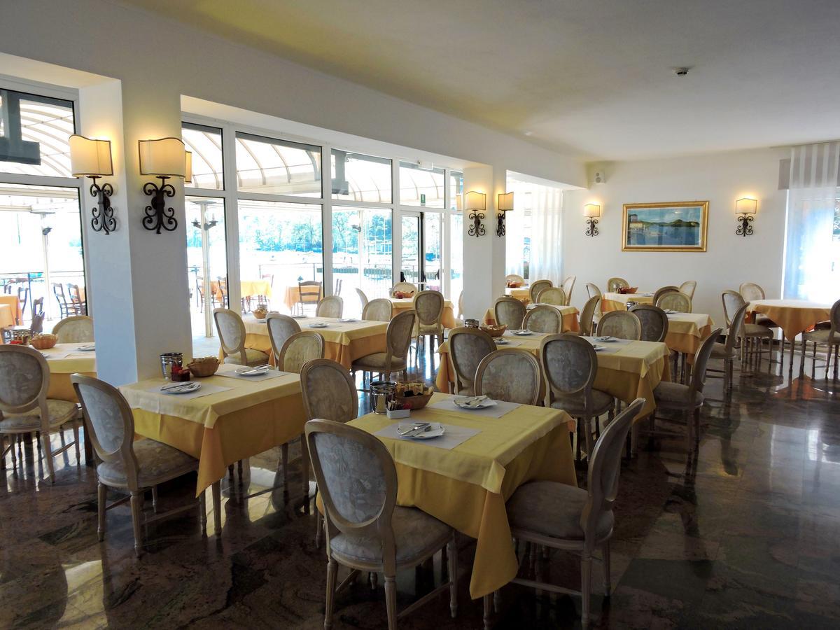 Hotel Capri Lesa Ngoại thất bức ảnh