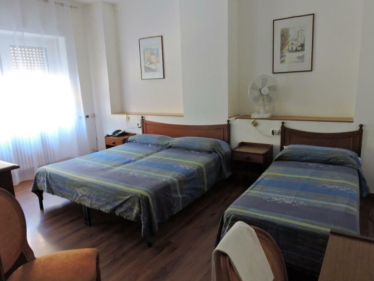 Hotel Capri Lesa Ngoại thất bức ảnh