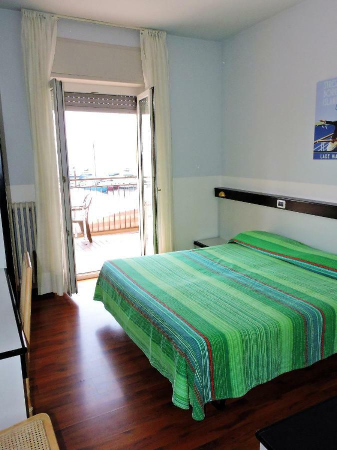 Hotel Capri Lesa Ngoại thất bức ảnh